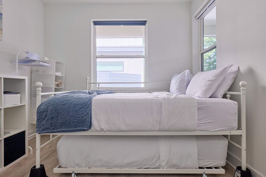 Building Photo - 4615 S 2nd St