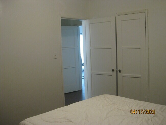 Building Photo - 4251 Degnan Blvd