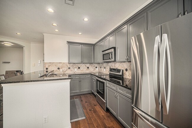 Building Photo - Downtown Fort Worth Condo with Office!