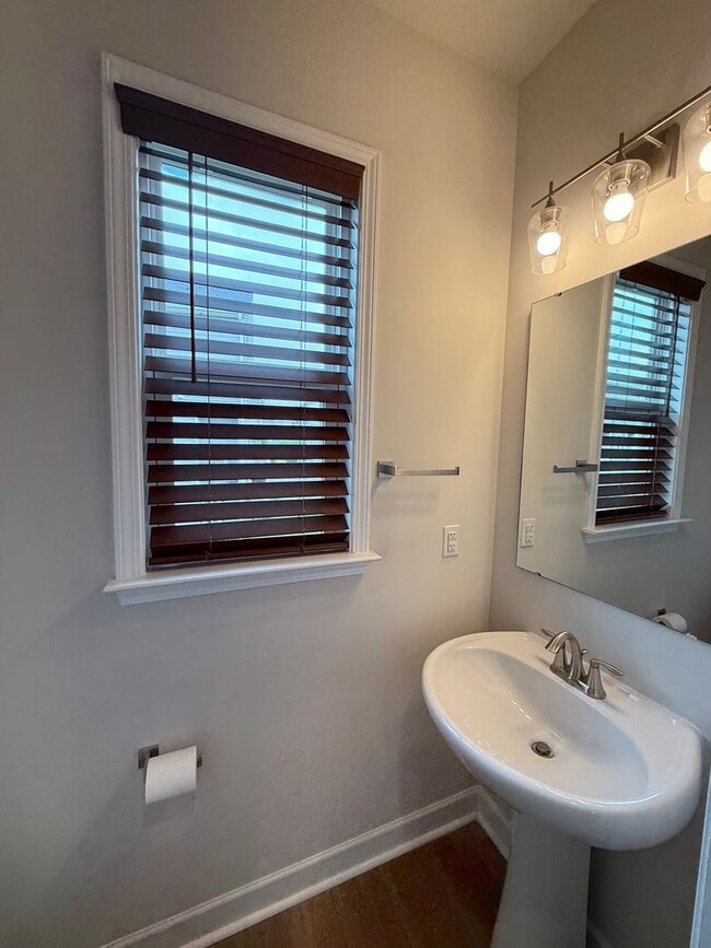 Building Photo - Move In Ready Townhome in Marshview Commons