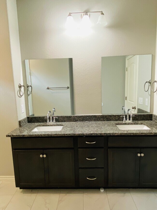 Building Photo - 1512 Dansby St