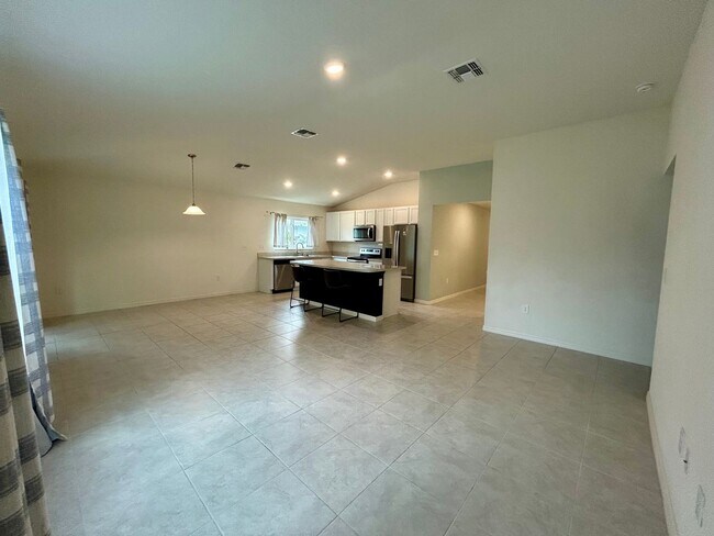 Building Photo - Spacious 3-Bed, 2-Bath Fully Gated Home in...