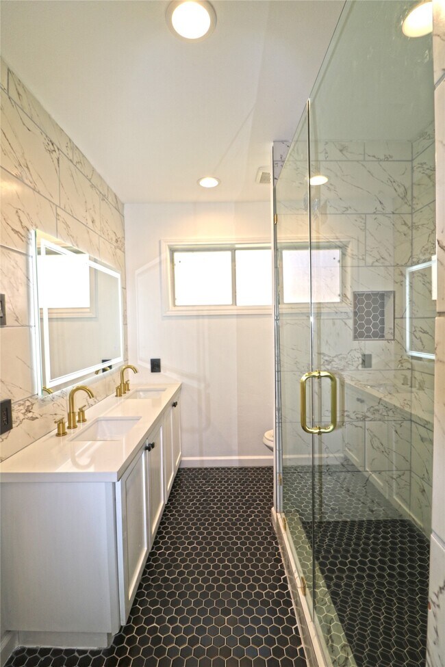 Building Photo - 9211 Blankenship Dr