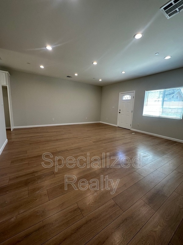 Building Photo - 6221 Elmer Ave