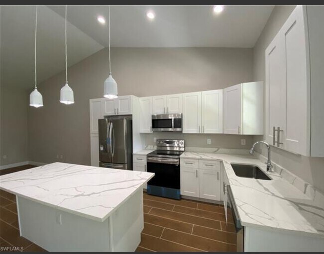 Building Photo - 117 Meadow Rd