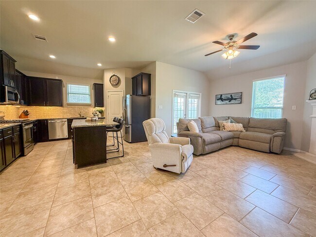 Building Photo - 2513 Kaman Ln