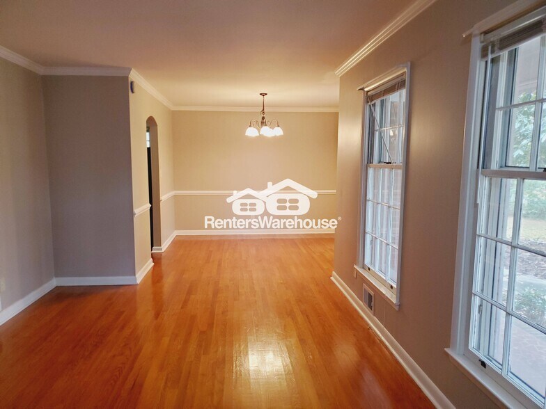 Building Photo - 2020 Annette Ln SW