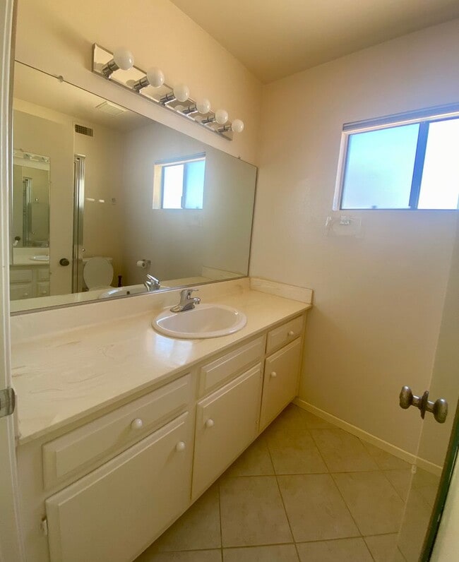 Building Photo - Palm Springs 3 br 3 bth on Golf Course