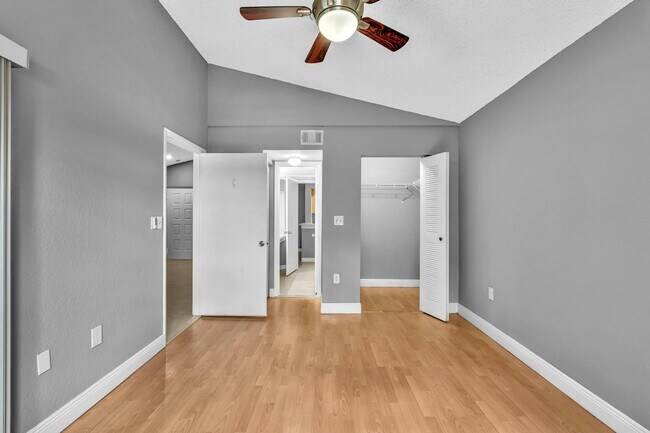 Building Photo - 2850 N Oakland Forest Dr