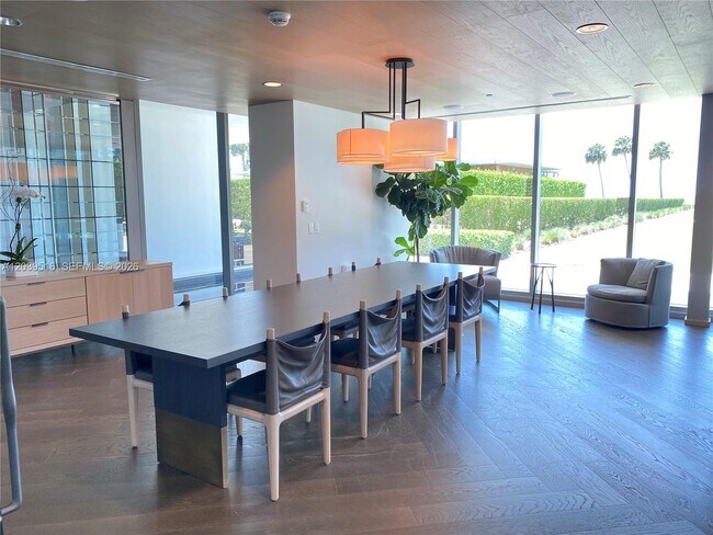 Building Photo - 350 Ocean Dr