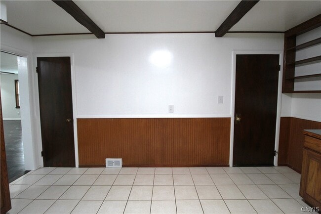 Building Photo - 24 Forest Rd