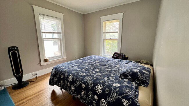 Building Photo - 531 Glenwood SE