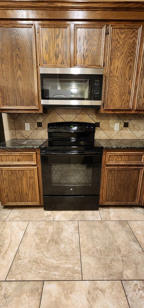 Building Photo - 3 Bed / 2 Bath Duplex - Bunny Trail Area -...