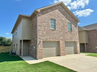 Building Photo - 6213 Villa Rosa Way