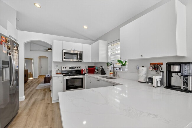 Building Photo - 1866 Capeside Cir