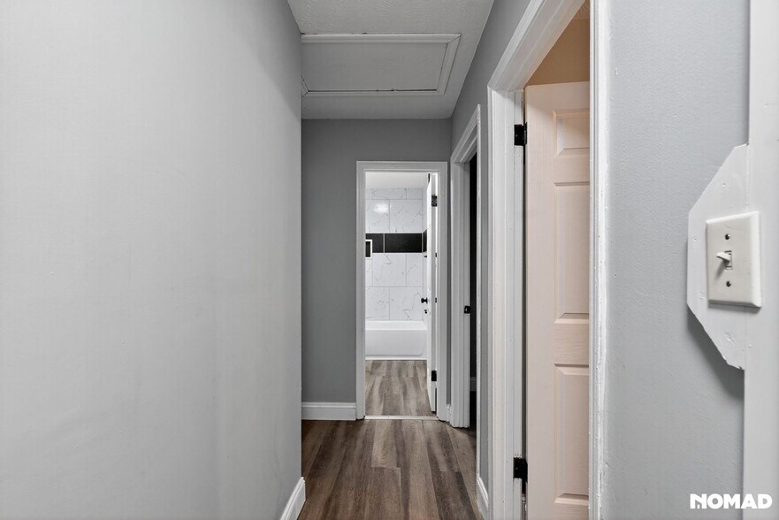 Building Photo - 5952 Stonewall Dr