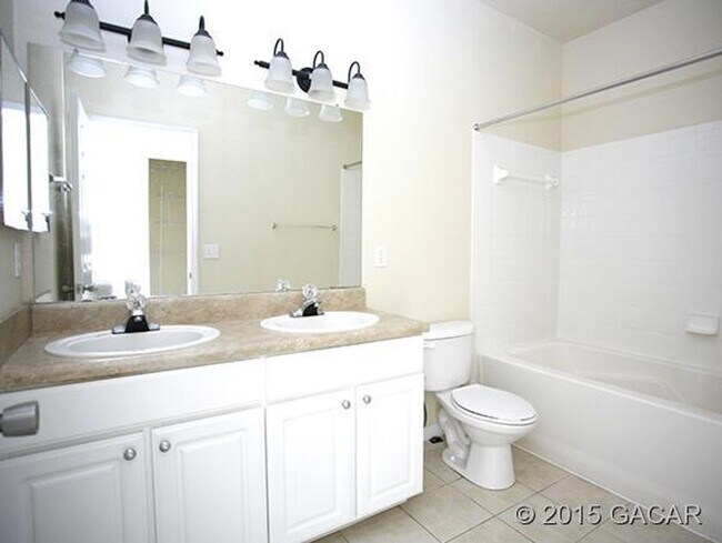Building Photo - 5005 NW 43rd Ave