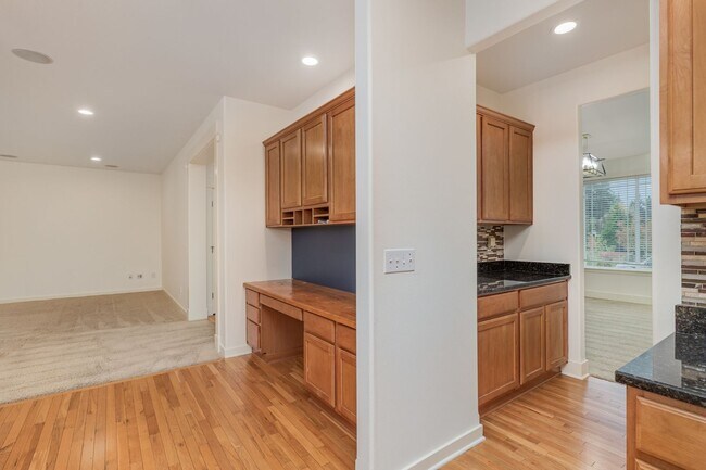 Building Photo - Beautiful Craftsman home available for ren...