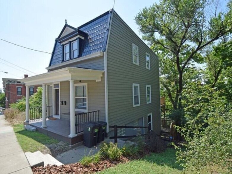 Building Photo - 105 W Clifton Ave