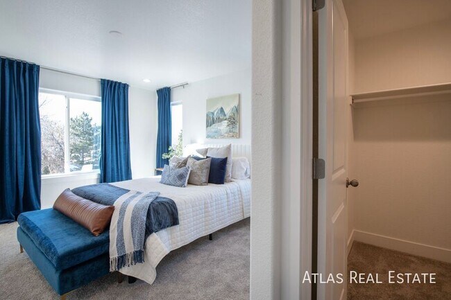 Building Photo - 3645 Verde Dr