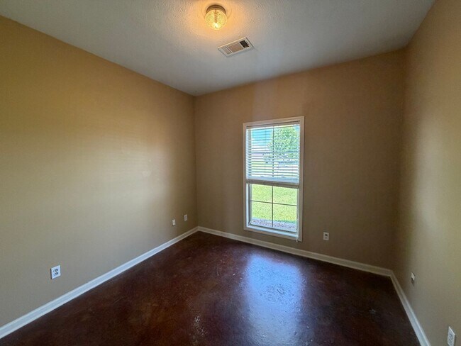 Building Photo - 138 Palin Drive