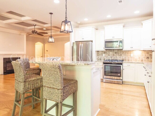 Building Photo - 633 Jenoa Dr