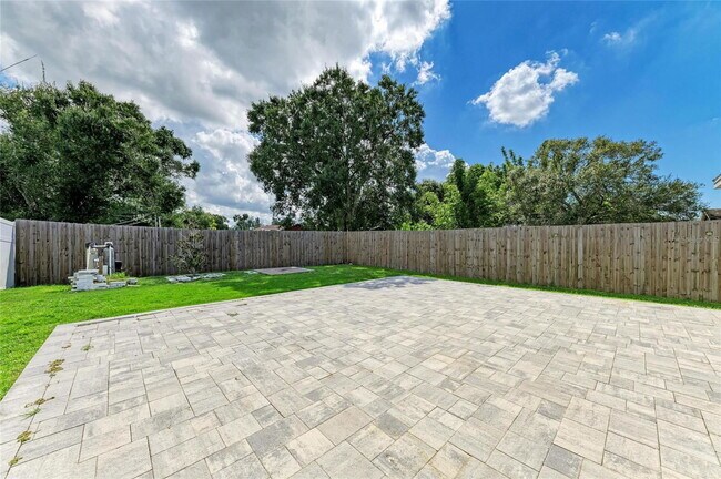 Building Photo - 827 Bacon Ave