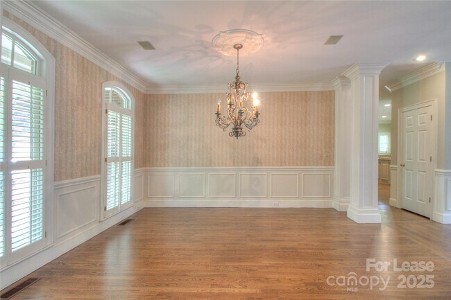 Building Photo - 1222 Weddington Hills Dr