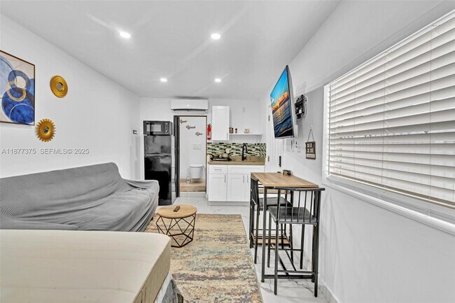 Building Photo - 4328 SW 49th Ct