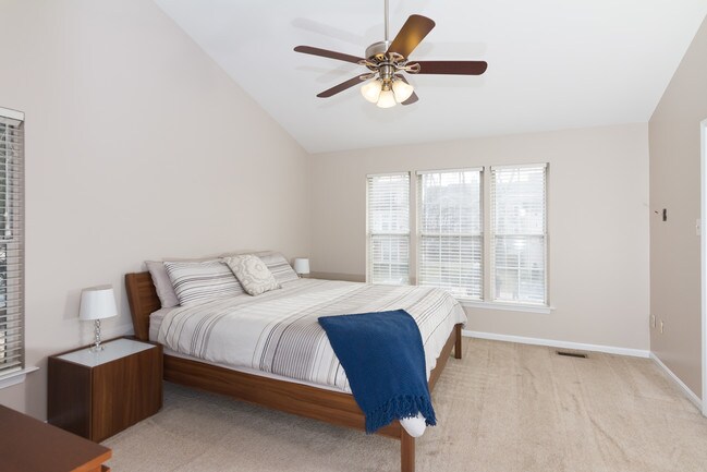 Building Photo - 707 Lions Gate Ln