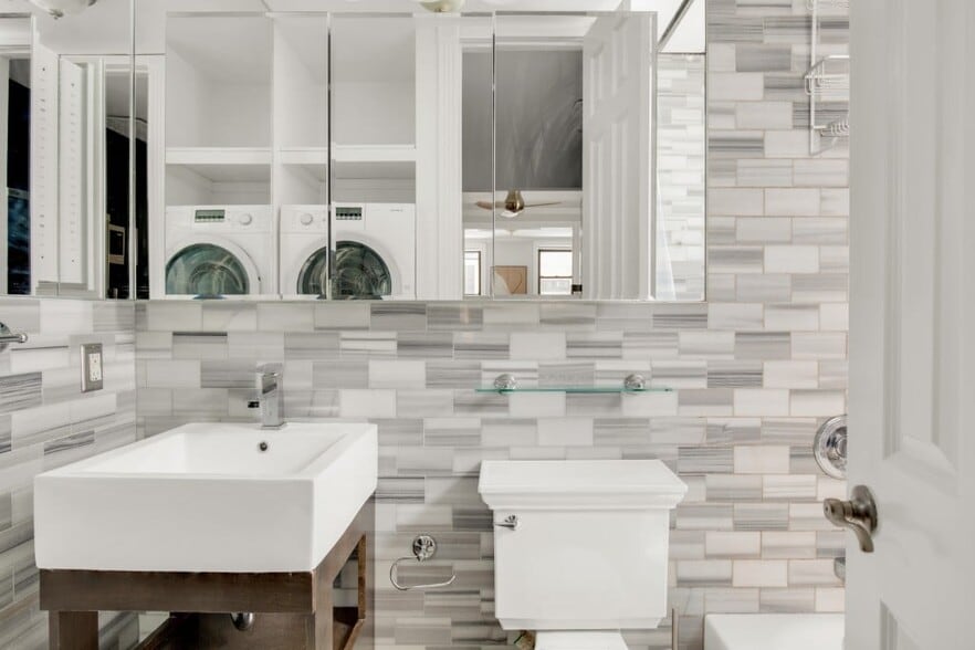 Building Photo - 345 W 53rd St