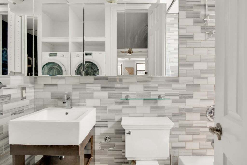 Building Photo - 410 E 13th St