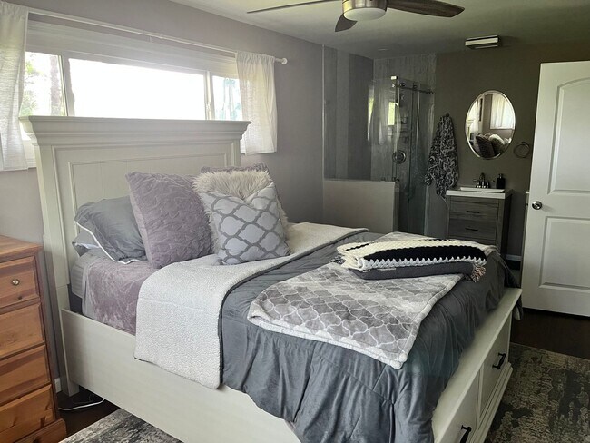 Building Photo - Charming 3BR/2BA one-level house