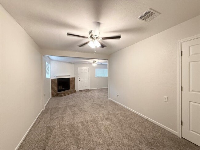 Building Photo - 1220 Chevy Chase Dr