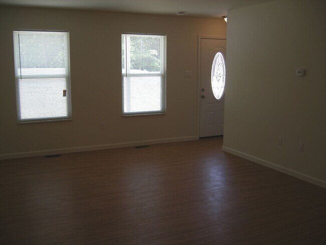 Building Photo - 11205 Cumberland Gap Dr