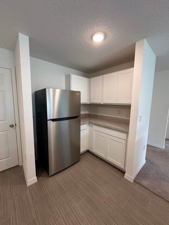 Building Photo - 550 Osmosis Dr