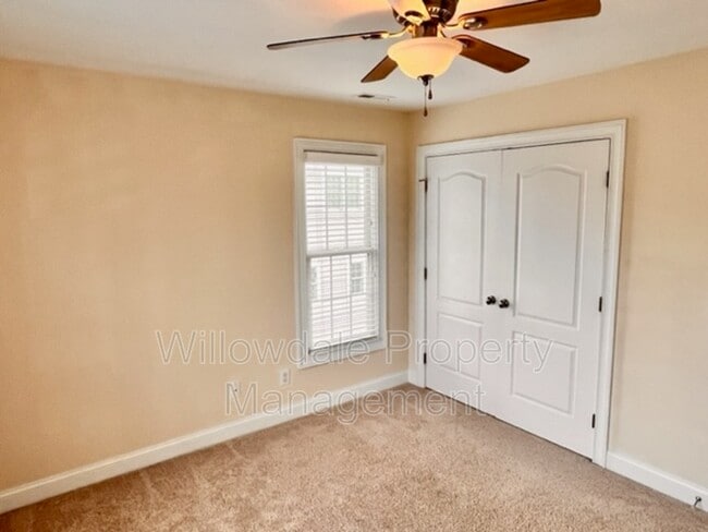 Building Photo - 121 Orianna Dr