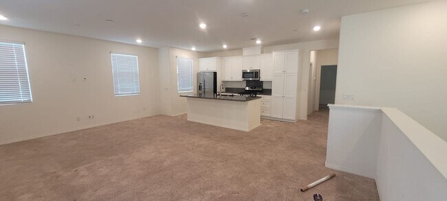 Building Photo - Beautiful condo in Eastvale
