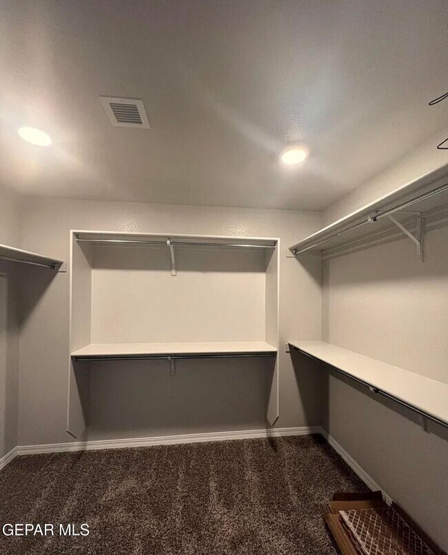 Building Photo - 5849 Dalhart Dr