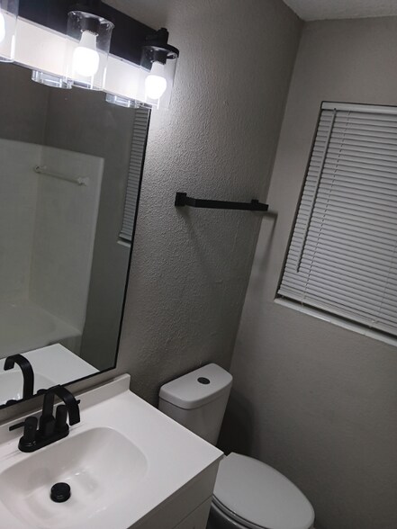 Building Photo - 7911 Cecil St