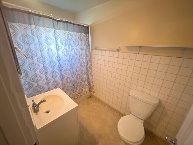 Building Photo - 2002 Reclamation Ave