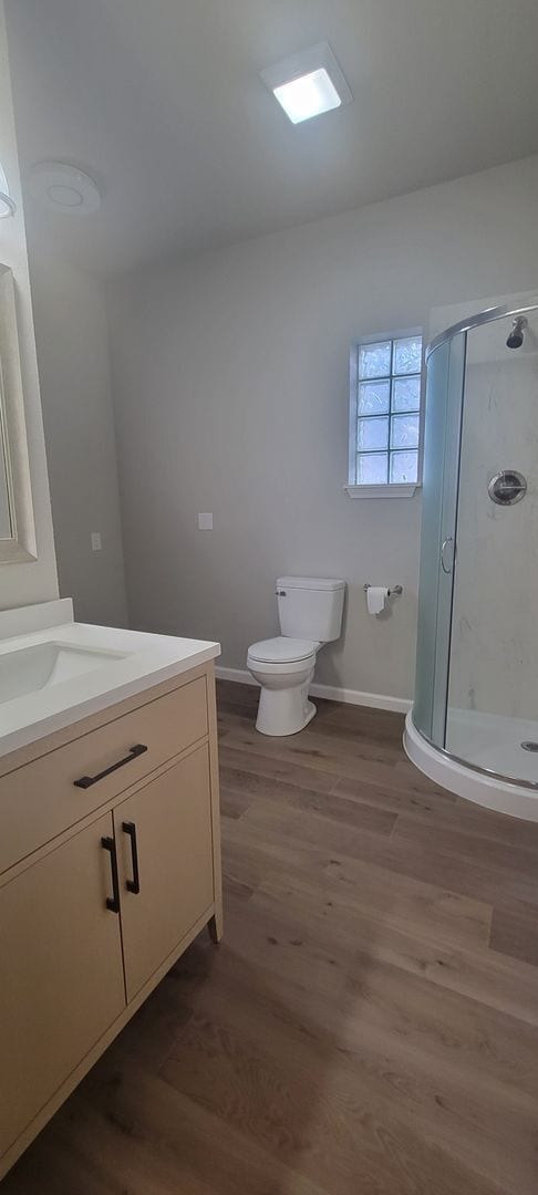 Building Photo - Gorgeous Garage Apartment!