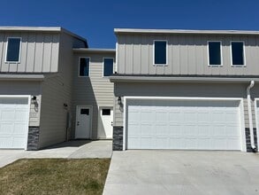 Building Photo - 6103 S Alki Pl