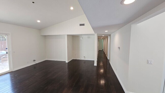 Building Photo - Gorgeous Newly Remodeled 4 Bedroom 2 Bath Home for Rent in West Hills