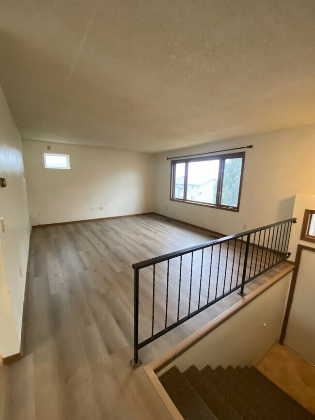 Building Photo - 339 Aristocrat Dr