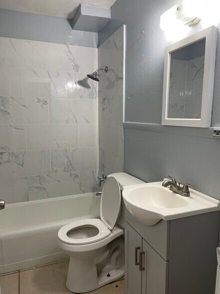 Building Photo - 865 Geranium St