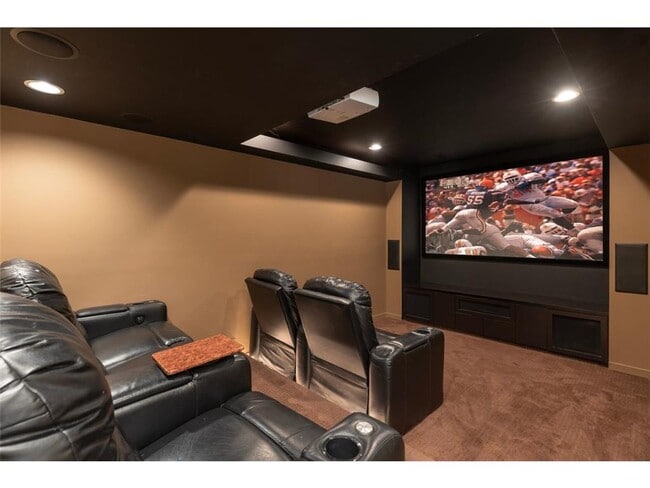 Building Photo - 1345 Fairlawn Way
