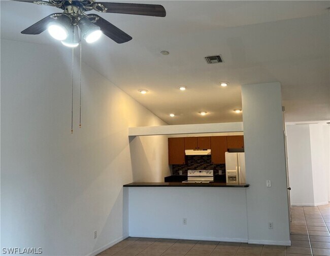 Building Photo - 279 SW 3rd Terrace