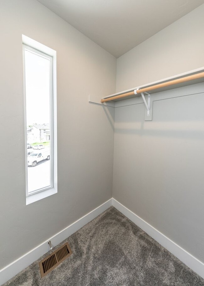 Building Photo - 5389 Sky Top Ln