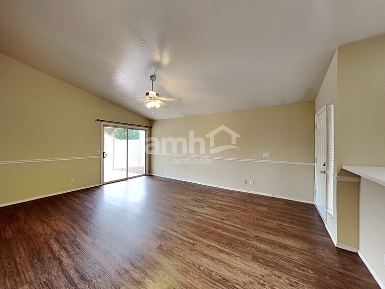 Building Photo - 426 S Luther